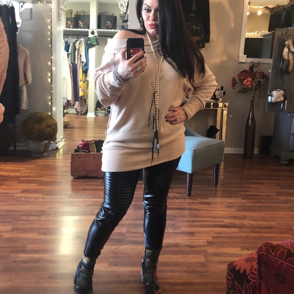 Faux Leather Moto Leggings - Picture 5 of 5